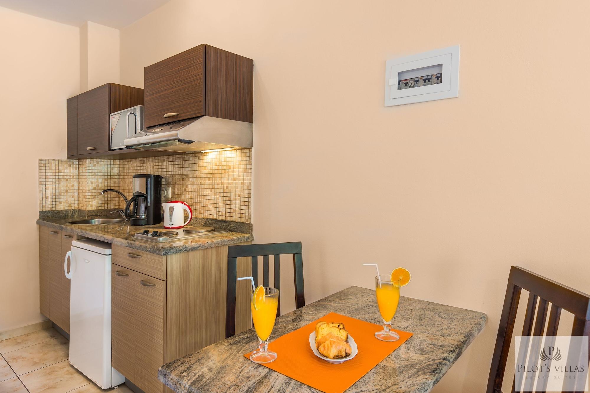 Pilot'S Villas Luxury Suites Херсонисос Екстериор снимка