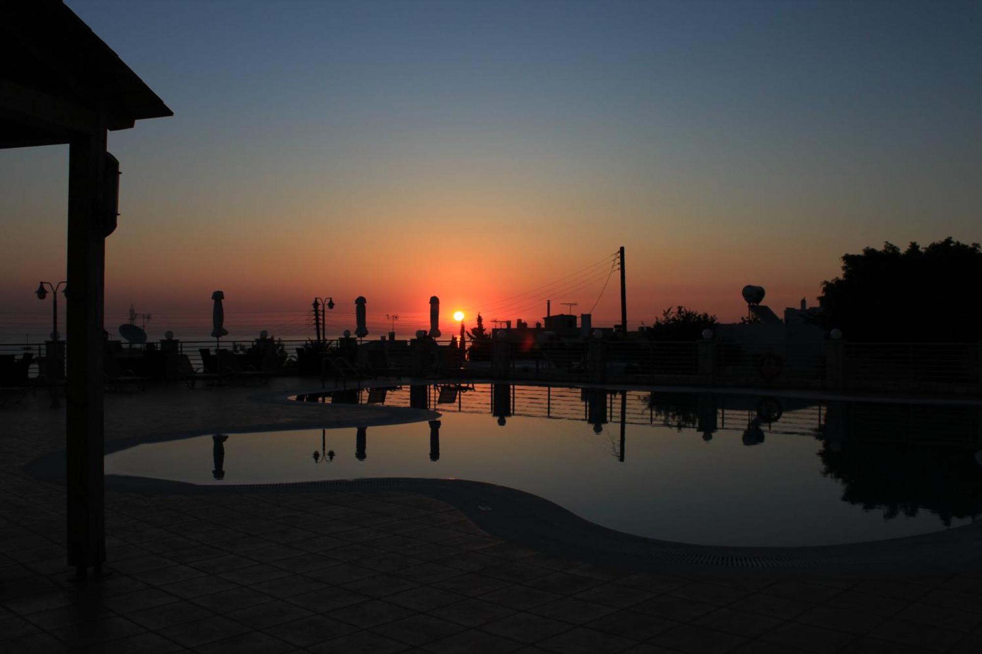 Pilot'S Villas Luxury Suites Херсонисос Екстериор снимка