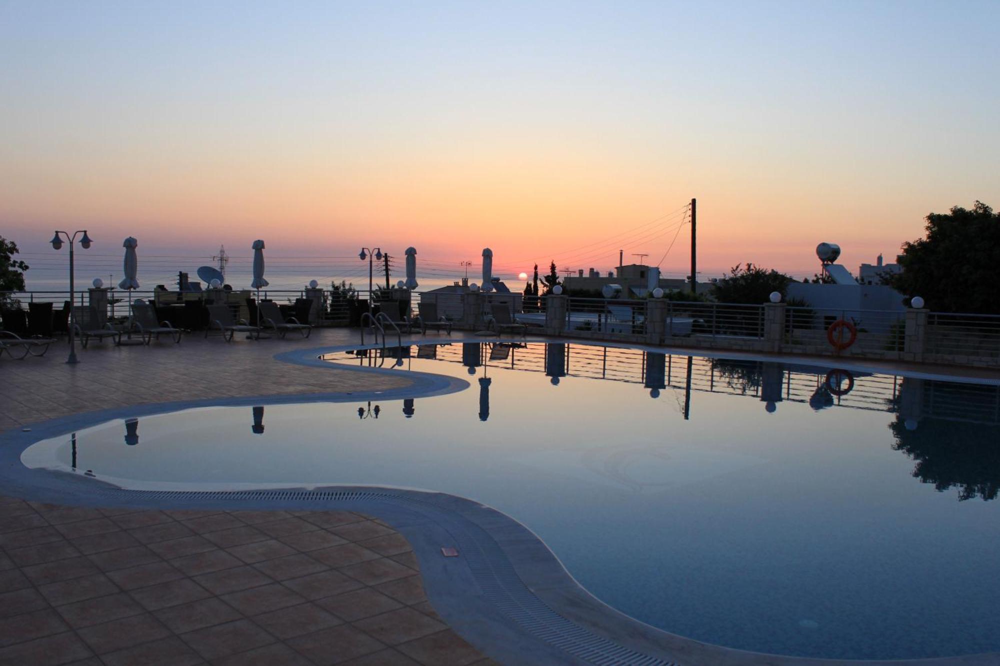 Pilot'S Villas Luxury Suites Херсонисос Екстериор снимка